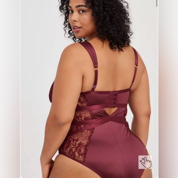 NWT Torrid Satin And Lace Bodysuit - Picture 9 of 10